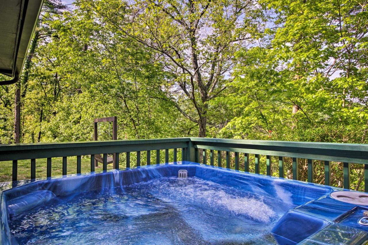 Secluded Cabin With Hot Tub, 3 Mi To Pigeon Forge! Sevierville Eksteriør billede